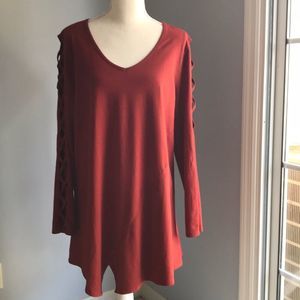 Simply Noelle sleeve detailed tunic